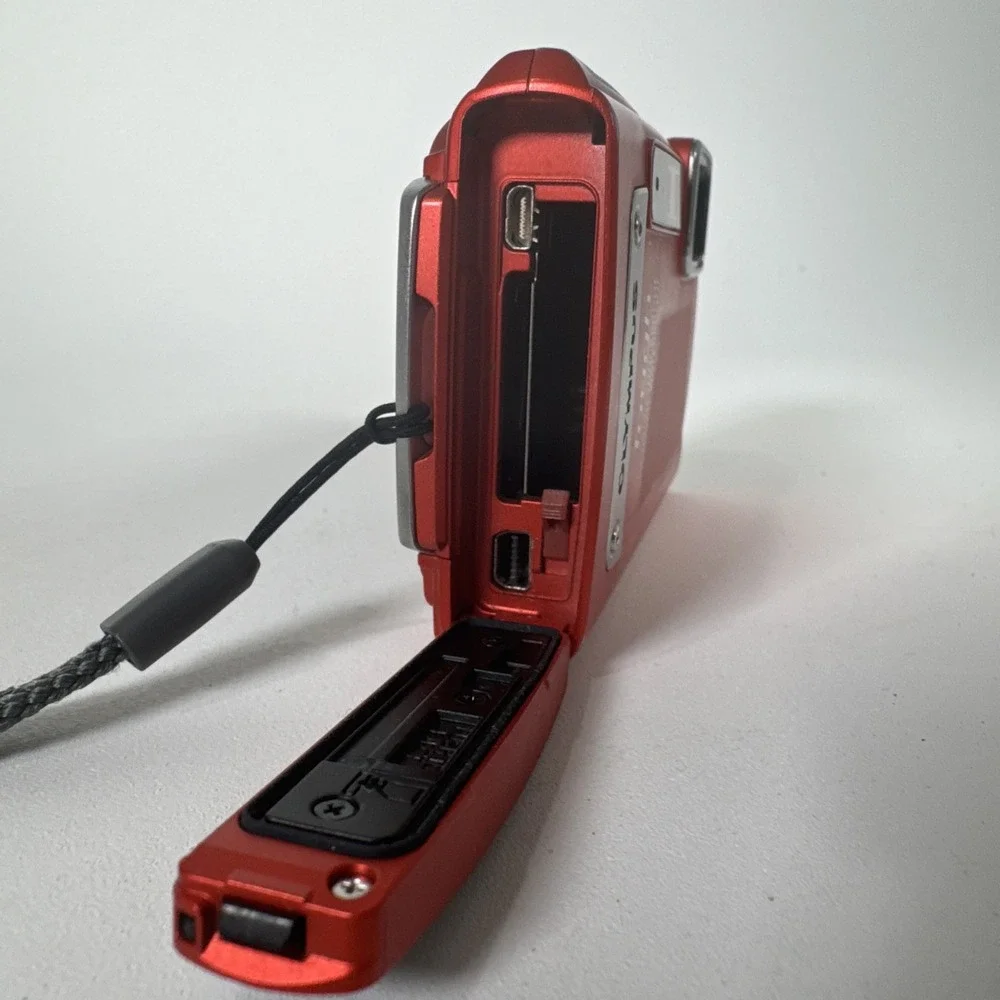 Olympus Tough TG-320 Digital Camera Only‎ - Tested, READ DESCRIPTION